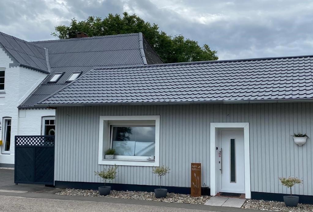 Apartment 1 Mit Kueche Und Neuem Bad, Frisch Saniert *